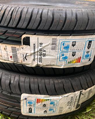 Gomme 205/60R16