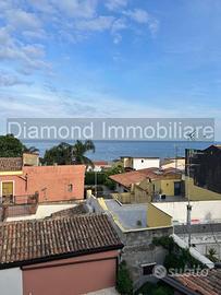 Casa singola con terrazza ad Acireale centro