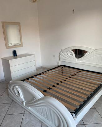 Svendita camera da letto