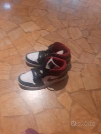 Sneakers Air Jordan Mid 1 Rosse