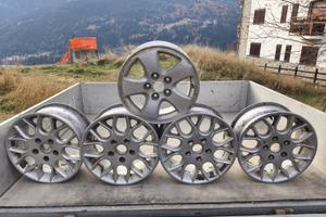 Cerchi da 15”per Daihatsu terios//Renault megane,