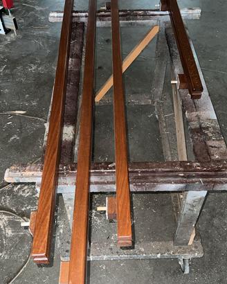Corrimano in legno massello