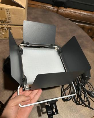 Neewer HS60B / faretto fotografico led rgb con App