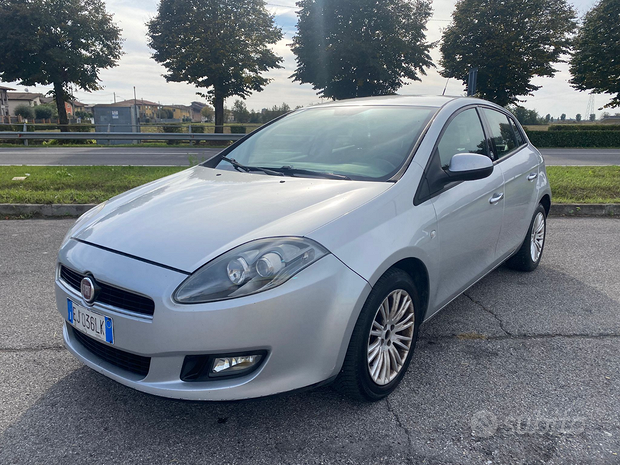 Fiat bravo 1 6 MTJ 120 CV euro 5 2011