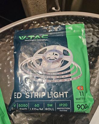 Striscia 300LED SMD5050 strip led 12V 5Mt 11W/m