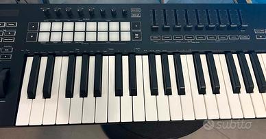 Master Keyboard Novation Launchkey 49 Mk3