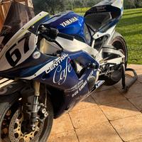 R1 Yamaha