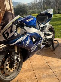 R1 Yamaha