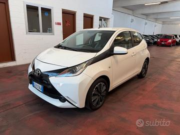 Toyota Aygo 1.0 VVT-i 69 CV 5 porte x-wave MMT cam