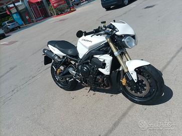 Triumph streer triple 675 2012