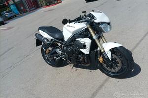Triumph streer triple 675 2012