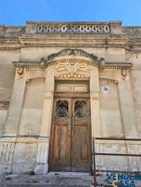 DIMORA DI PREGIO STORICO ARTISTICO IN ZONA