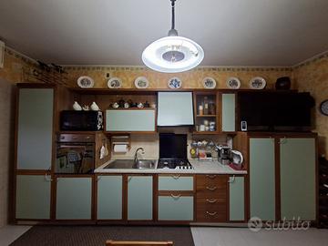 Cucina completa di elettrodomestici