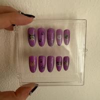 Press on nails ,unghie da attaccare