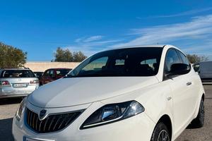 Lancia Ypsilon 1.0 FireFly S&S Hybrid Alberta F