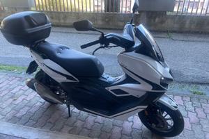 SCOOTER 300 1 PROPRIETARIO 2021 COMPRESO PASSAGGIO