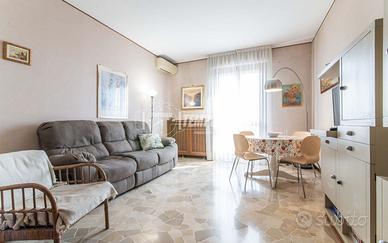 TRILOCALE PANORAMICO, TRIPLA ESPOSIZIONE CON BALC