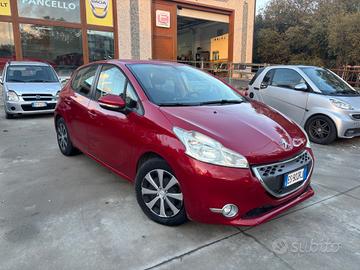 Peugeot 208 1.4 e-HDi 68 CV S&S robotizzato 5 port