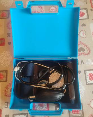 SFIGMOMANOMETRO CON STETOSCOPIO E FASCIA