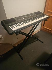 Yamaha PSR-E363 + supporto