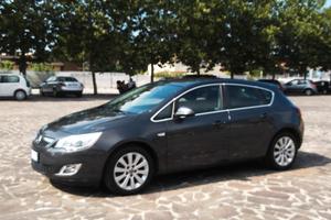 Opel Astra Berlina 1.7 CDTI Cosmo 2011