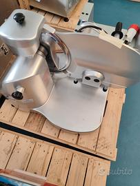 affettatrice verticale 