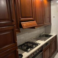 Cucina con Elettrodomestici