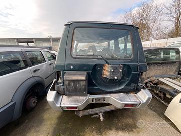 POSTERIORE COMPLETO MITSUBISHI PAJERO 2008