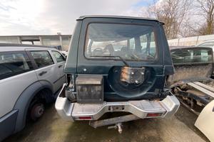 POSTERIORE COMPLETO MITSUBISHI PAJERO 2008