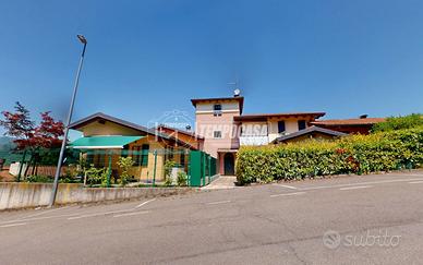 RECENTE COSTRUZIONE CON GIARDINO E CANTINA A PIOPP