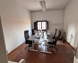 2 stanze uso ufficio in centro Bologna