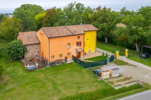 CASA SEMINDIPENDENTE A NOVI DI MODENA