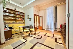 2 LOCALI A NAPOLI