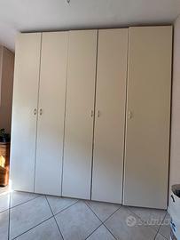 Armadio IKEA 5 ante battenti – 240 x 260 x 60