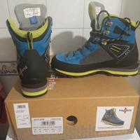 Scarponi pedule trekking nr. 40 donna