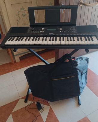Yamaha PSR-E373, 61 Tasti + Custodia e Cavalletto.