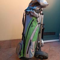 Sacca da golf per bambino con mazze e carrello