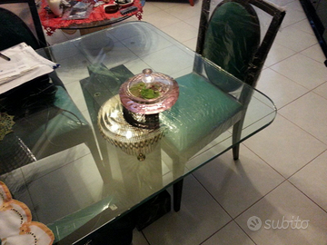 Tavolo in cristallo con 6 sedie alcantara