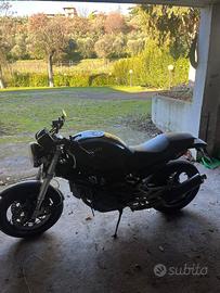 Ducati Monster 750