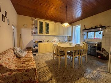 CASA SEMINDIPENDENTE A VITTORIO VENETO