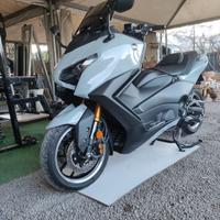 Tmax 560 tech max 2025