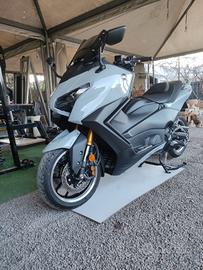 Tmax 560 tech max 2025