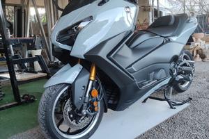 Tmax 560 tech max 2025