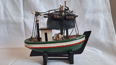 Modello di Peschereccio in legno