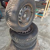 4 gomme 4 stagioni M+S con cerchi 155/80/R13 