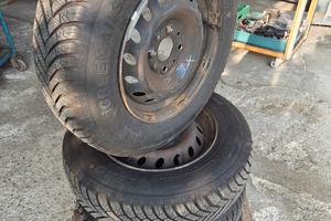 4 gomme 4 stagioni M+S con cerchi 155/80/R13 