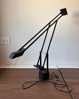 Lampada Artemide TIZIO – Design R. Sapper