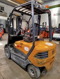 Carrello elevatore elettrico portata 25 q.li marca