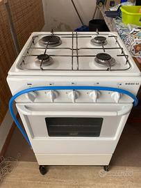 Cucina a gas con forno