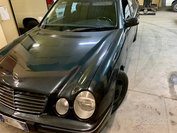 Mercedes-benz E 270 CDI cat S.W. Avantgarde motore